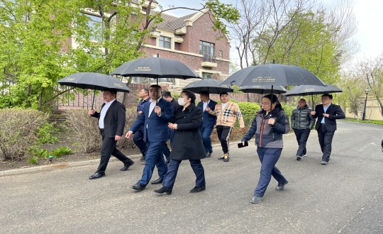 17.保利物业观摩团旅行新宝GG·美邑园区_副本.jpg