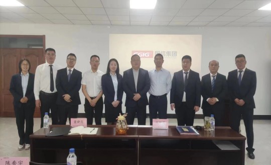 10.装配式总公司“走细腻治理之路，，，，，，，夺百日攻坚胜利”启动大会向导合影（须调解图片清晰度及色调）_副本.jpg