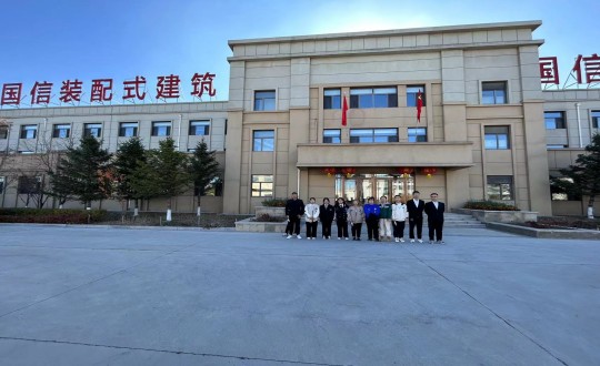 11.长春修建学院应届生来到装配式总公司旅行面试（资助处置惩罚下照片，，，，，，，，凸显人物）_副本.jpg